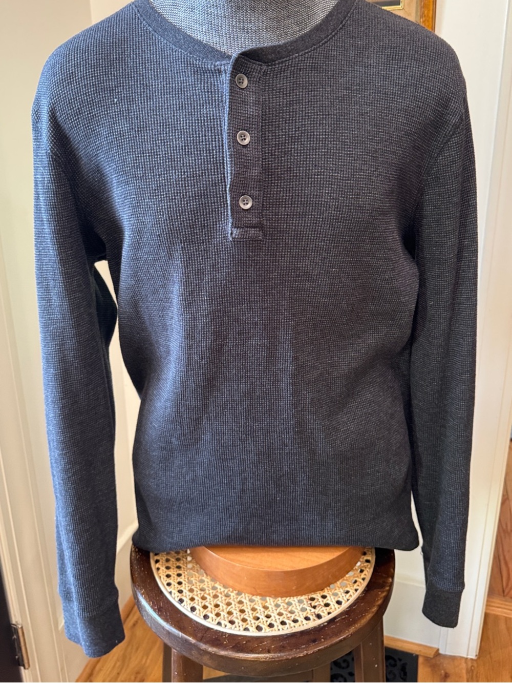 Banana Republic Men’s Comfortable Black Thermal Henley Sweater Large